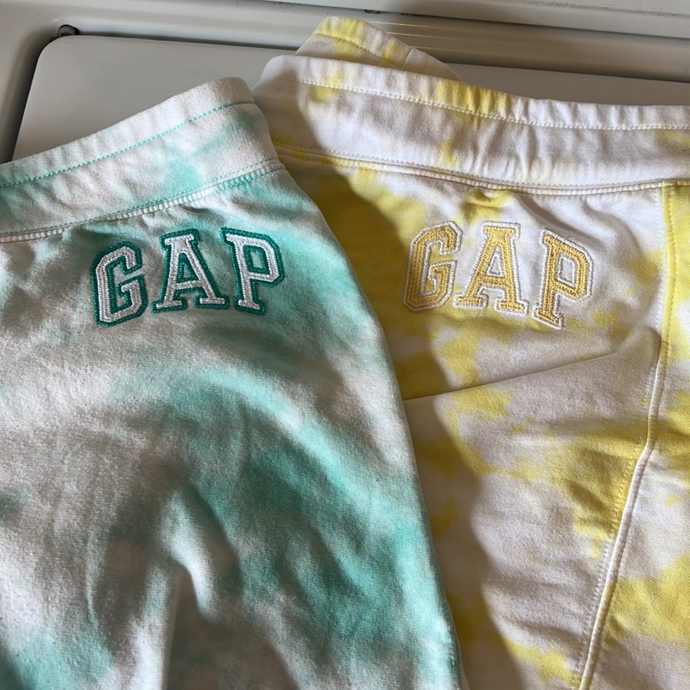 Gap tie-dye shorts, 2 pairs, size large - Picture 7 of 9